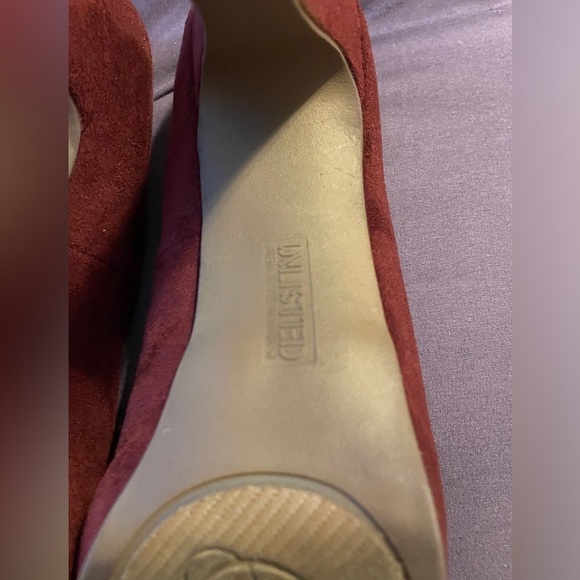 Unlisted Kenneth Cole Film Maker Burgundy Velvet Heels Sz 8 1/2 Wide - Picture 8 of 9